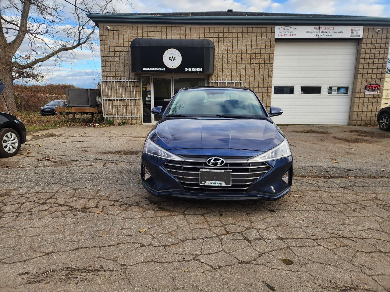2019 Hyundai Elantra Luxury l Sunroof l Fuel Efficient l Reverse Cam - Photo #2