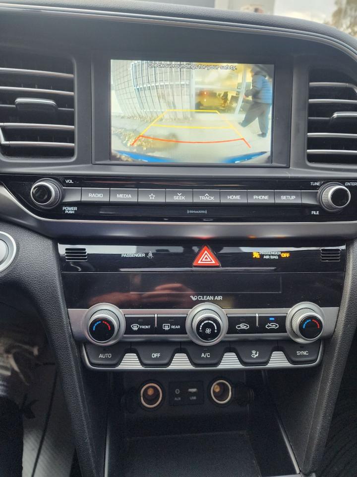 2019 Hyundai Elantra Luxury l Sunroof l Fuel Efficient l Reverse Cam - Photo #22