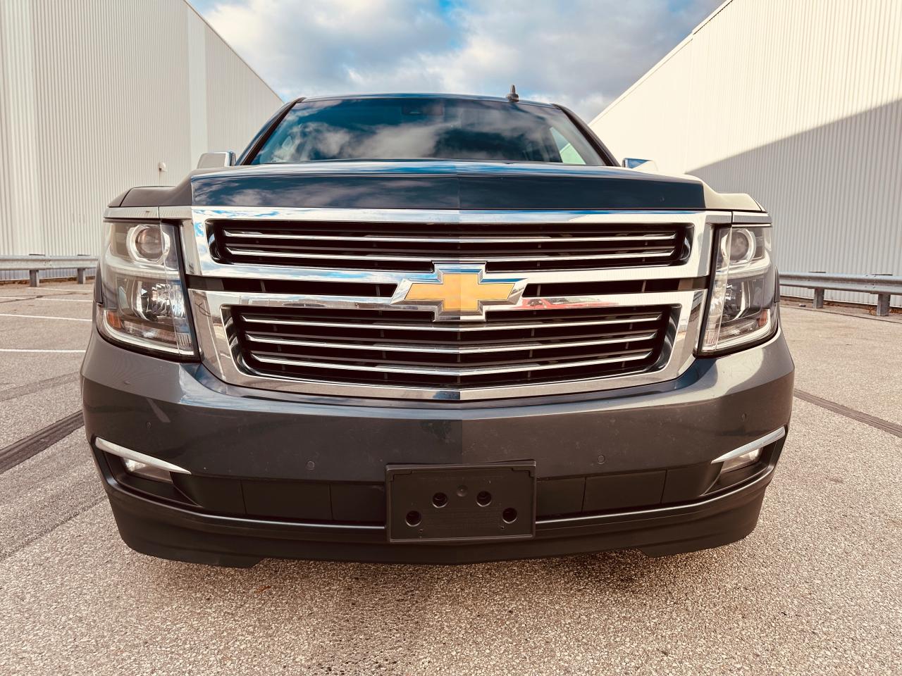 2019 Chevrolet Suburban Premier Fully Equipped Photo4