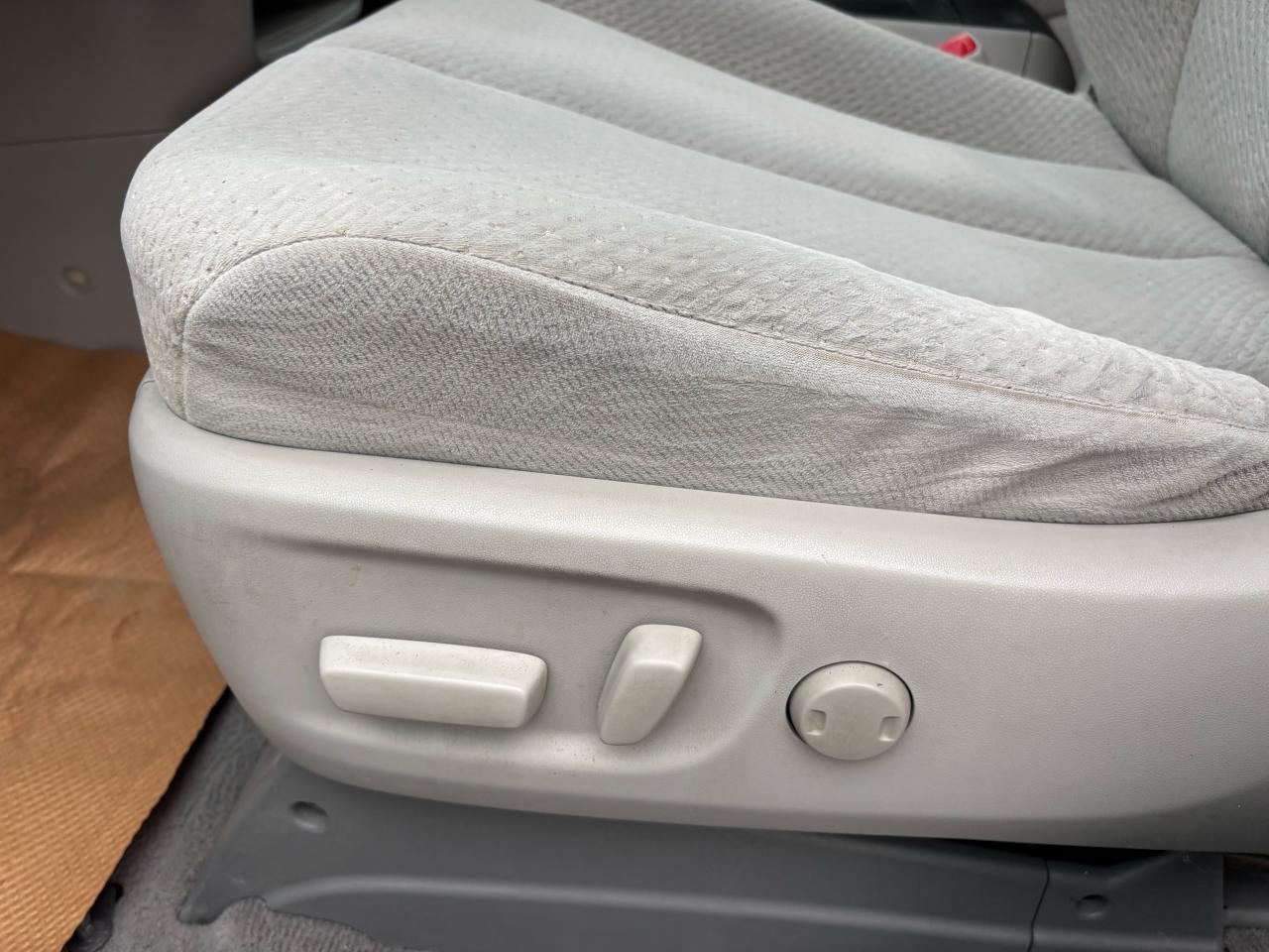 2011 Toyota Sienna LE - Photo #17