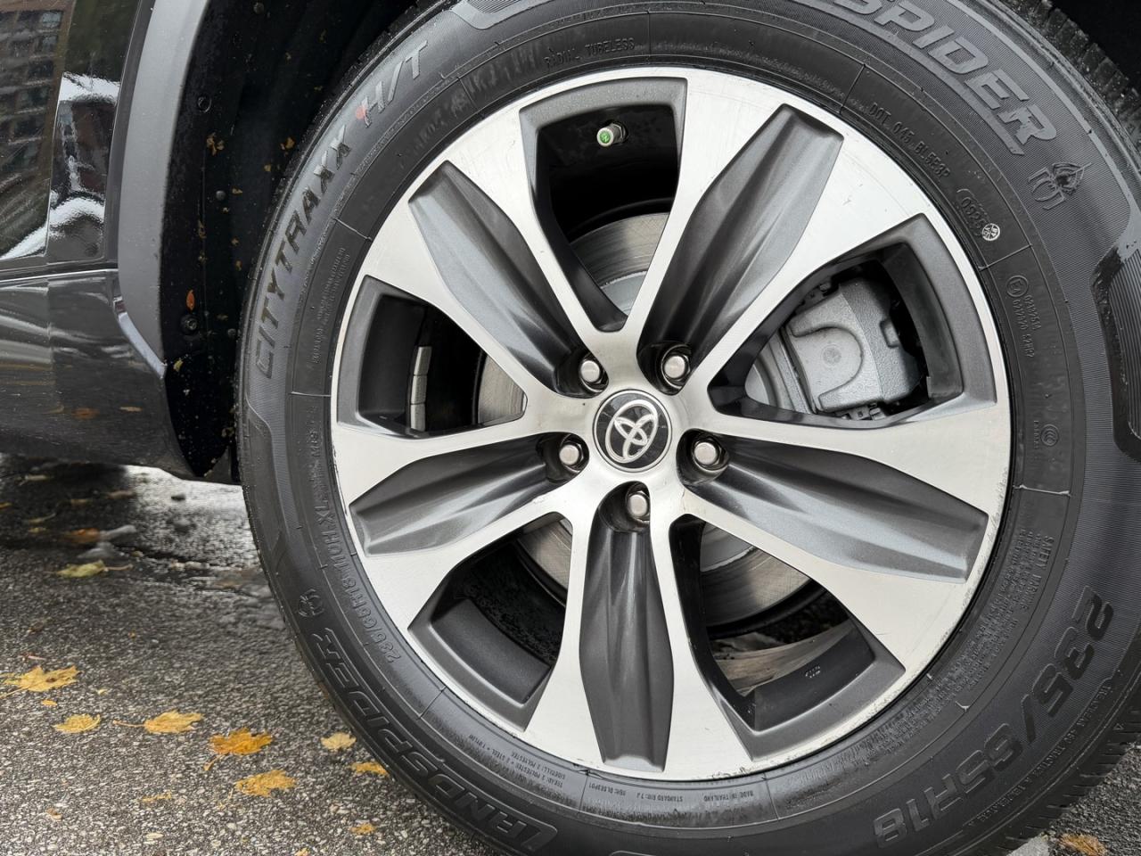 2020 Toyota Highlander XLE AWD V6 Photo