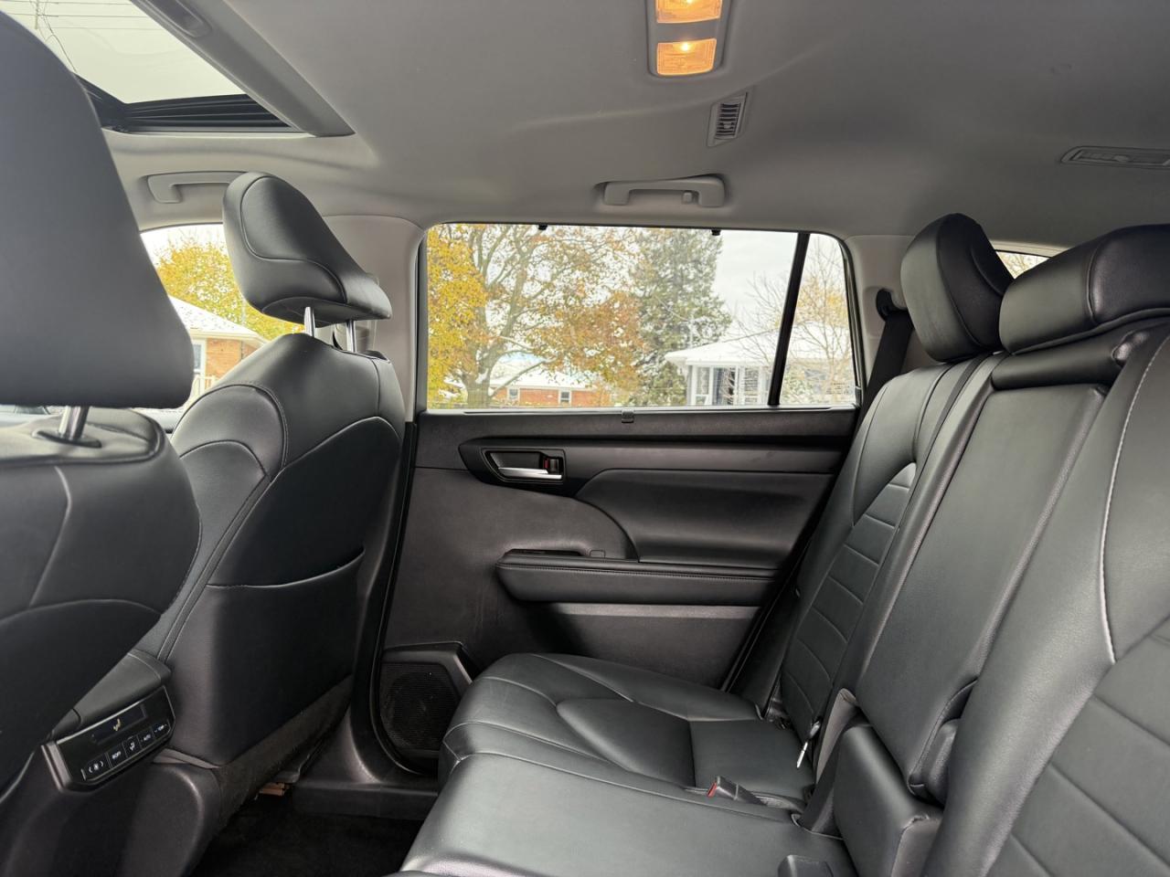 2020 Toyota Highlander XLE AWD V6 Photo