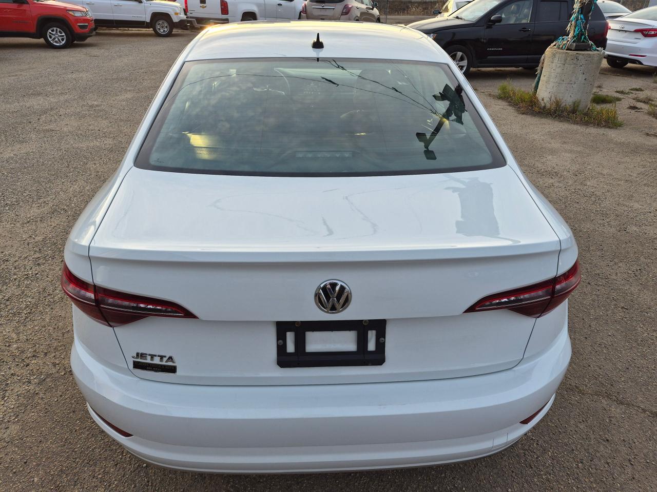 2020 Volkswagen Jetta Comfortline, Htd Seats, BU Cam - Photo #6