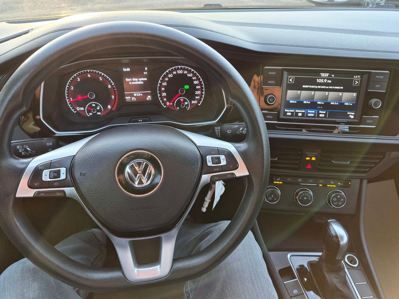 2020 Volkswagen Jetta Comfortline, Htd Seats, BU Cam - Photo #10