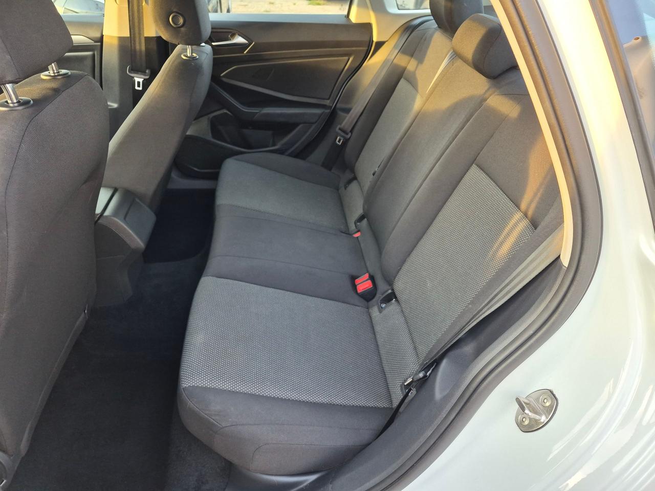 2020 Volkswagen Jetta Comfortline, Htd Seats, BU Cam - Photo #14