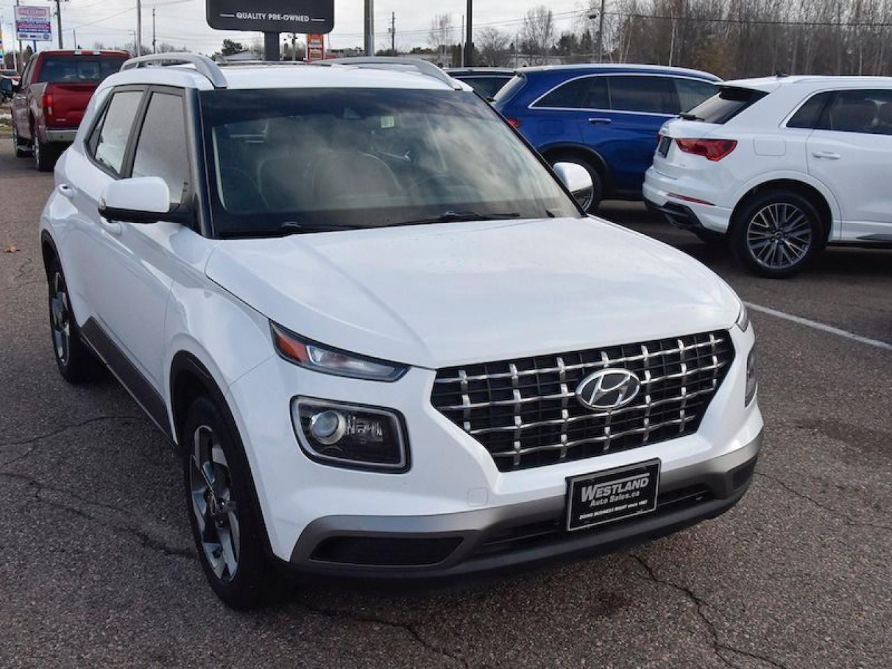 2020 Hyundai Venue Ultimate w/Black Interior - Photo #2