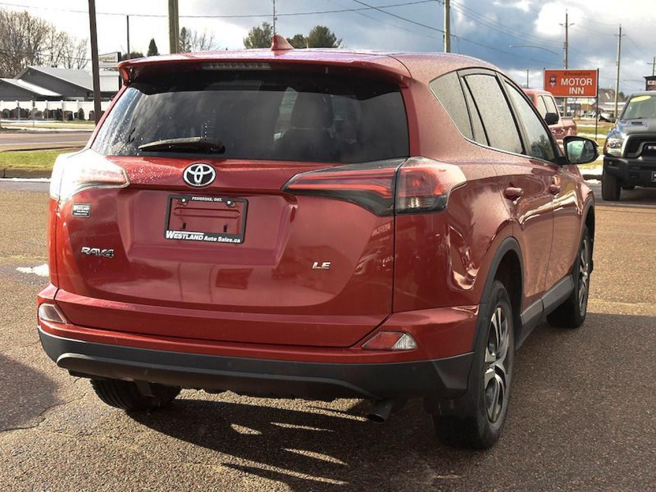 2016 Toyota RAV4 LE - Photo #3