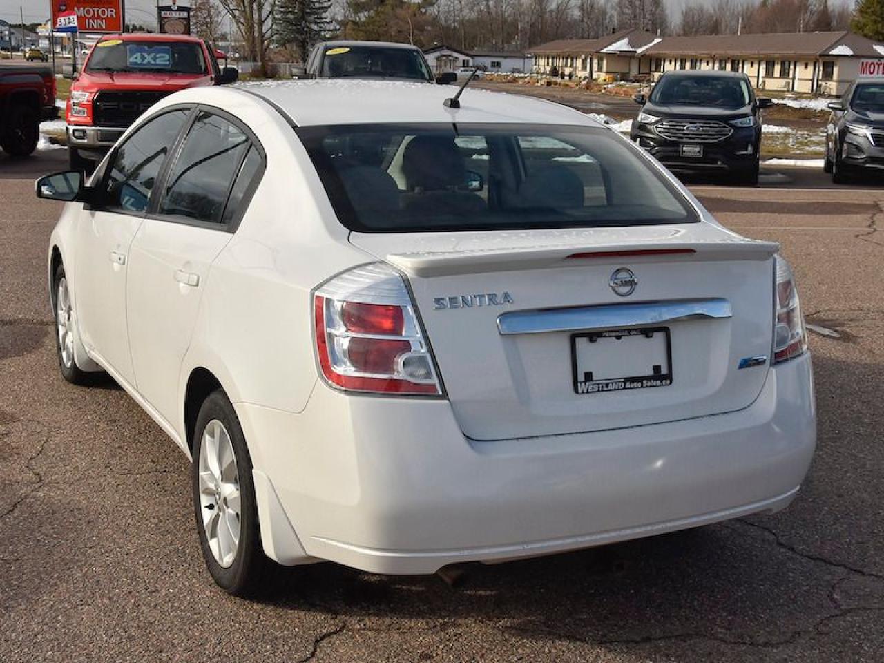 2012 Nissan Sentra 2.0 Photo3