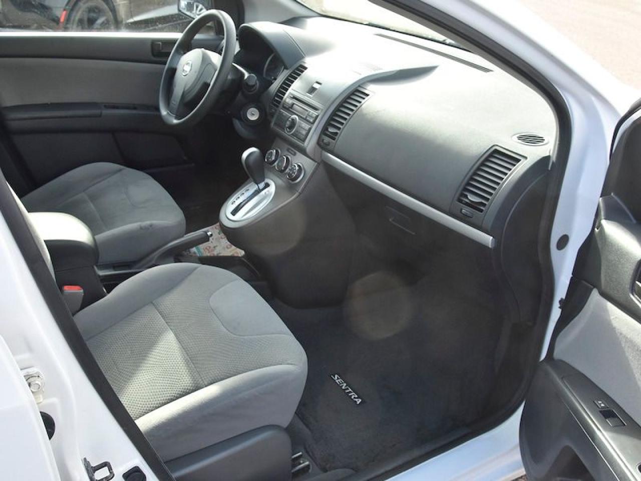 2012 Nissan Sentra 2.0 Photo