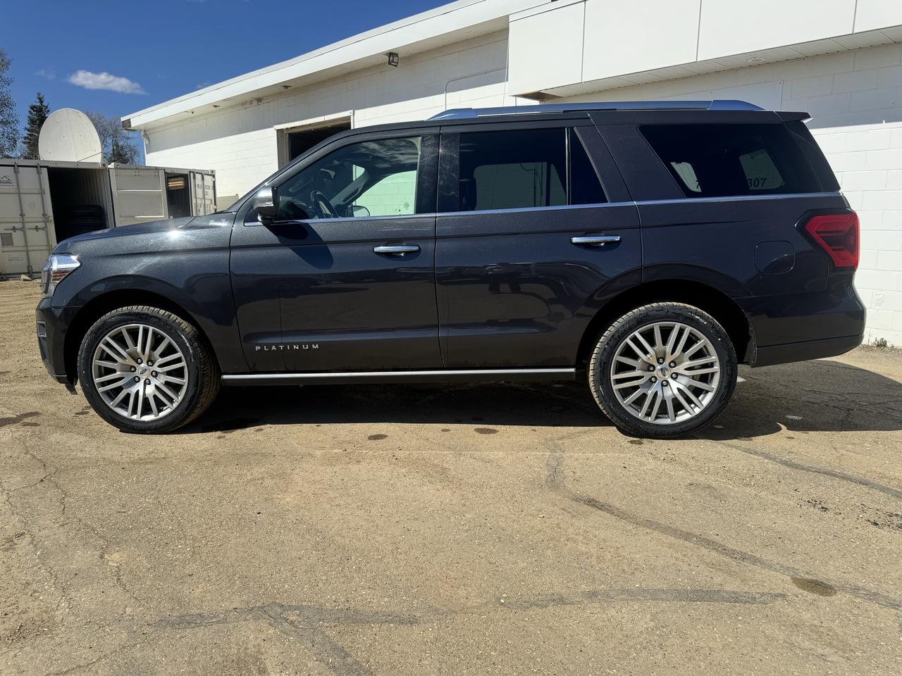 2022 Ford Expedition Platinum Photo4