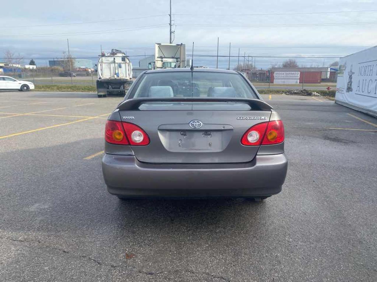 2003 Toyota Corolla LE Photo