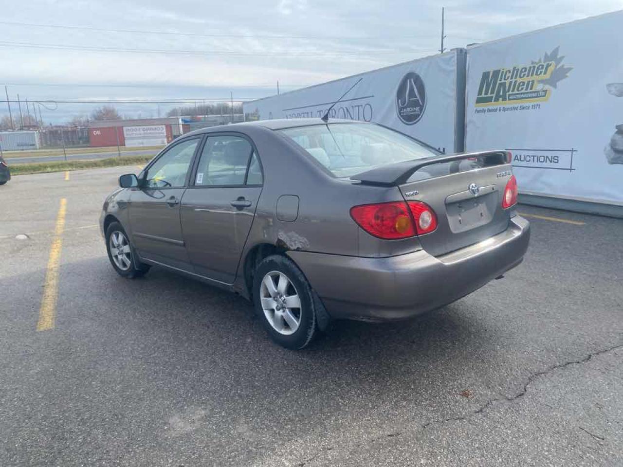 2003 Toyota Corolla LE Photo