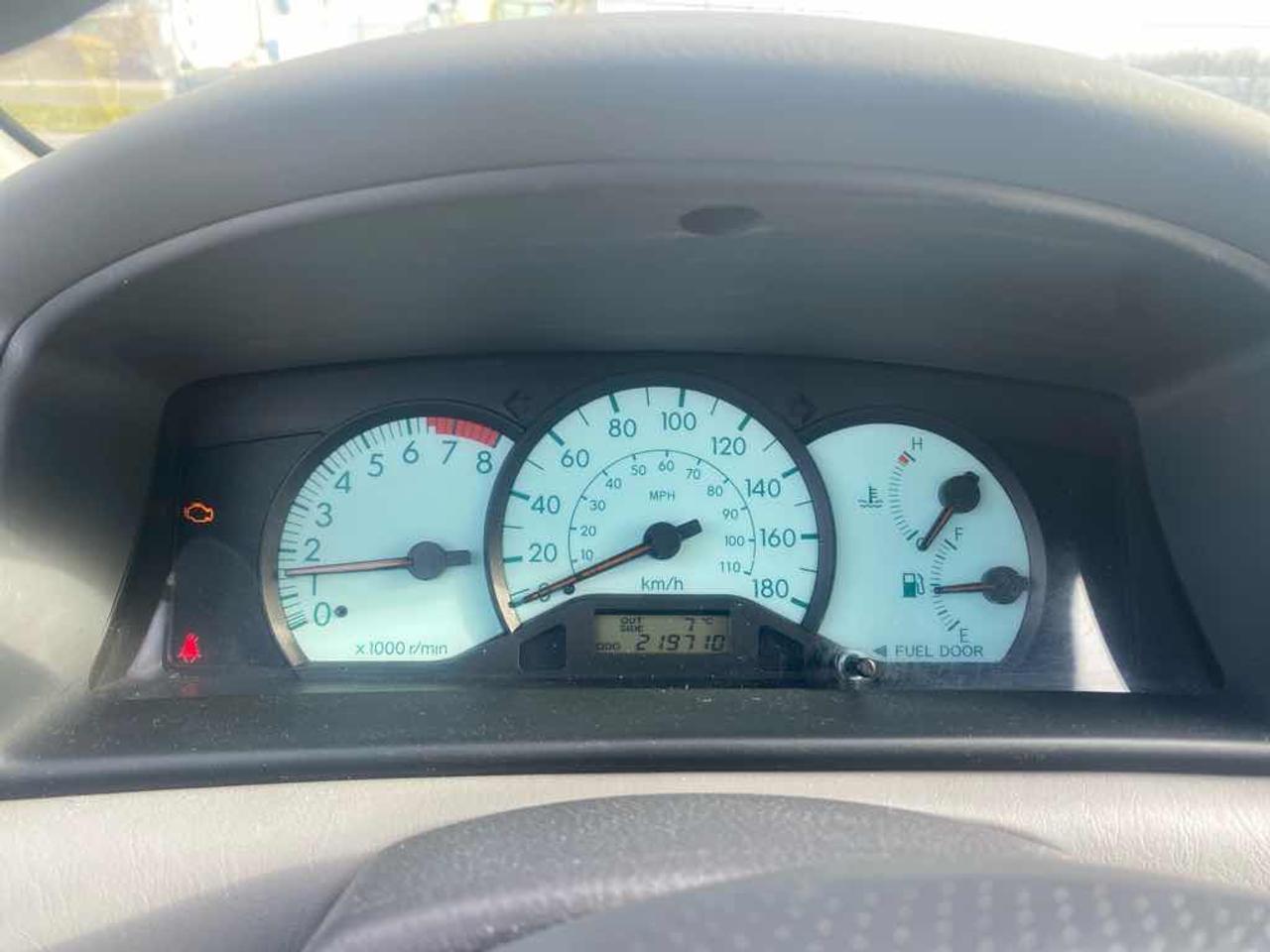 2003 Toyota Corolla LE Photo