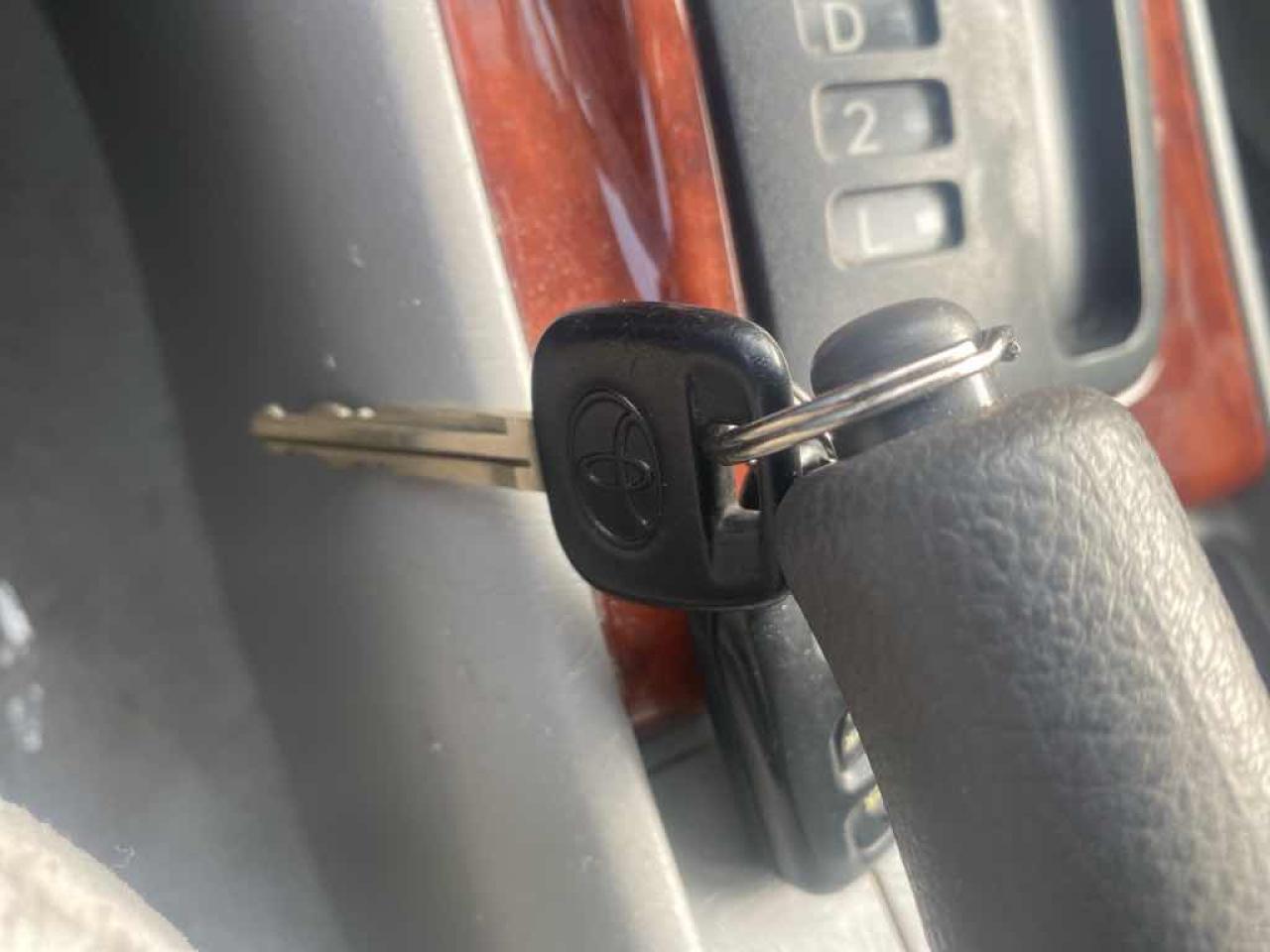 2003 Toyota Corolla LE Photo