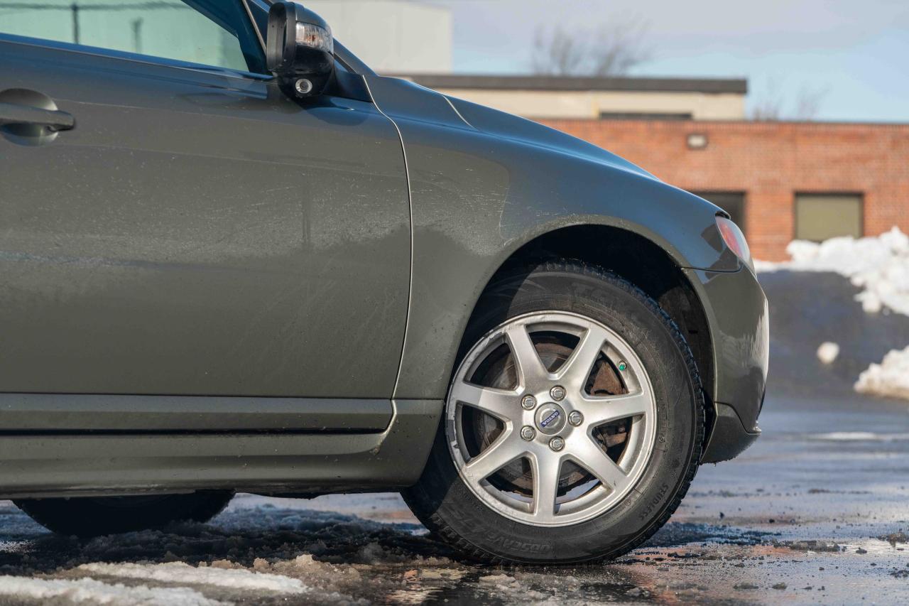 2008 Volvo V70 3.2L WAGON Photo