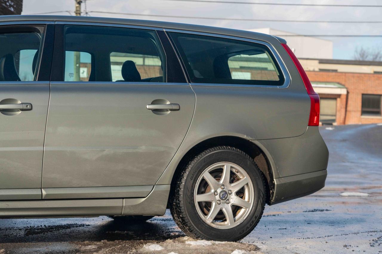 2008 Volvo V70 3.2L WAGON Photo