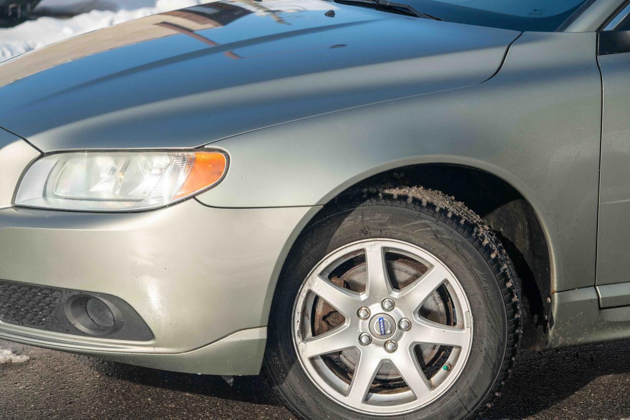 2008 Volvo V70 3.2L WAGON Photo
