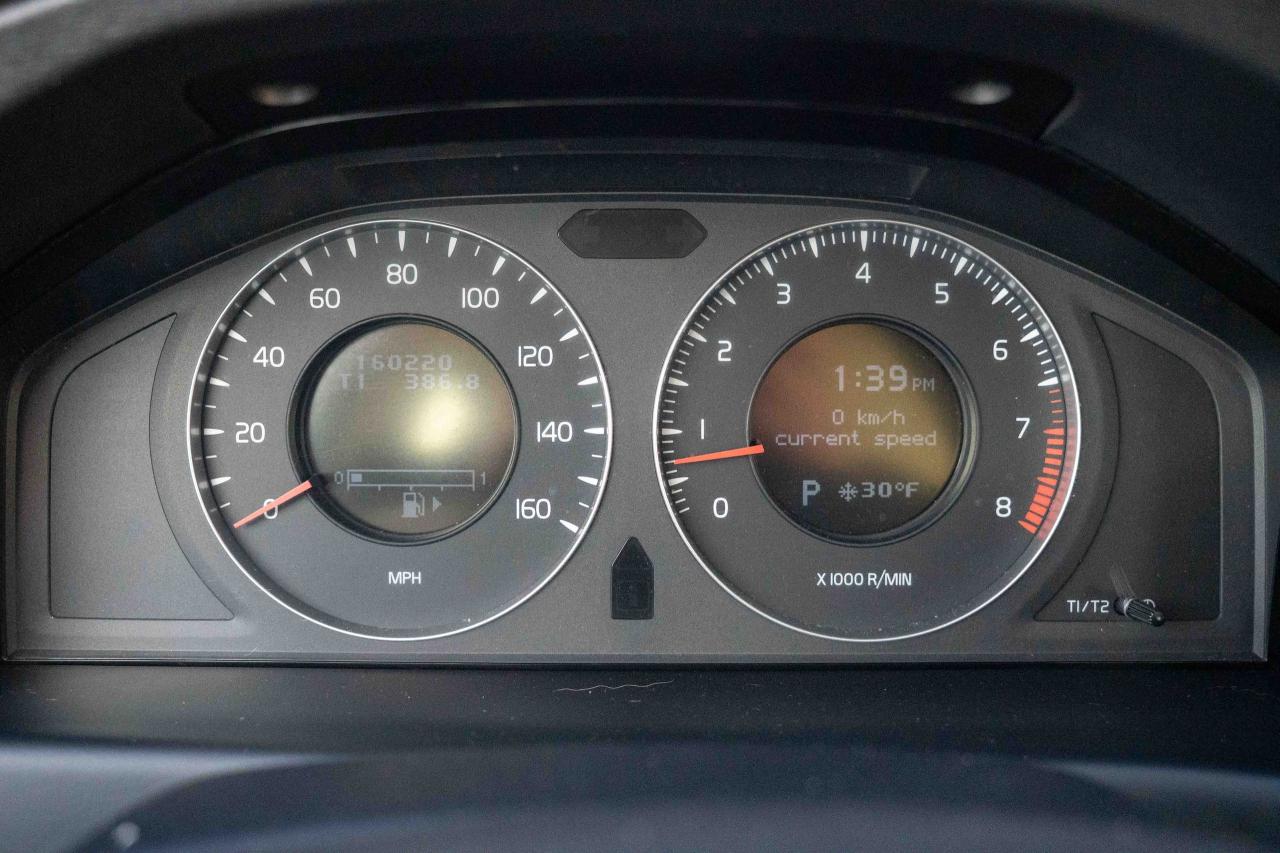 2008 Volvo V70 3.2L WAGON Photo