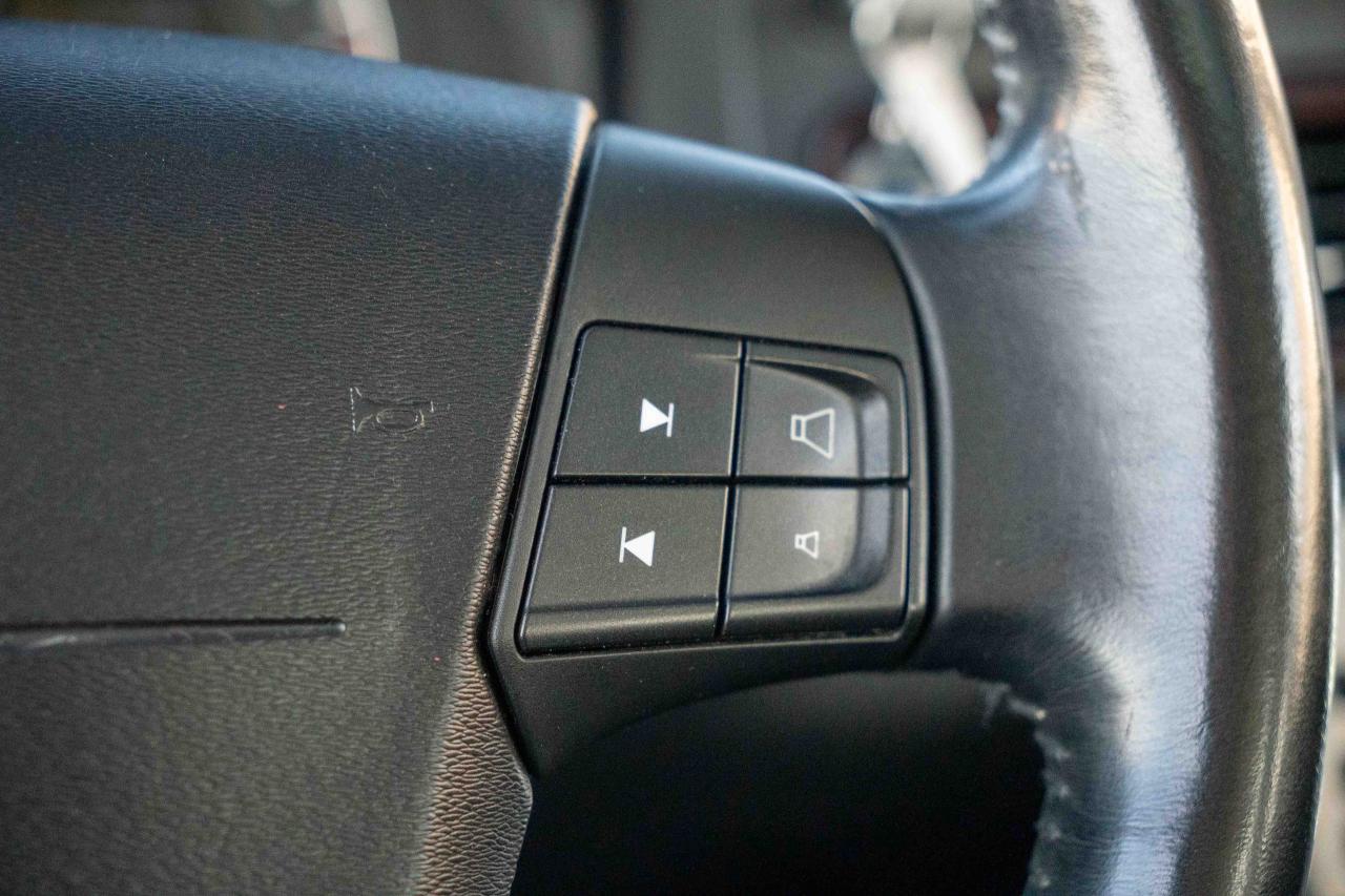 2008 Volvo V70 3.2L WAGON Photo