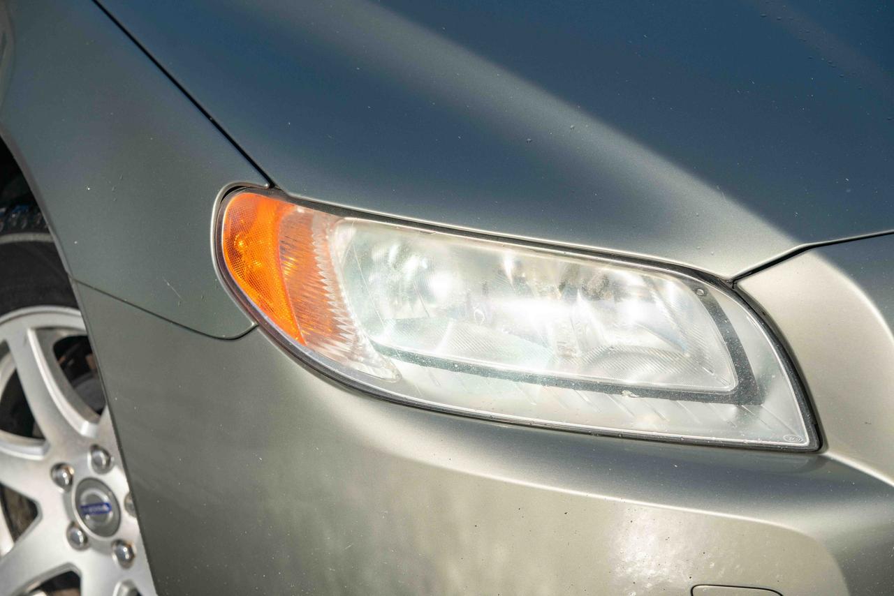 2008 Volvo V70 3.2L WAGON Photo