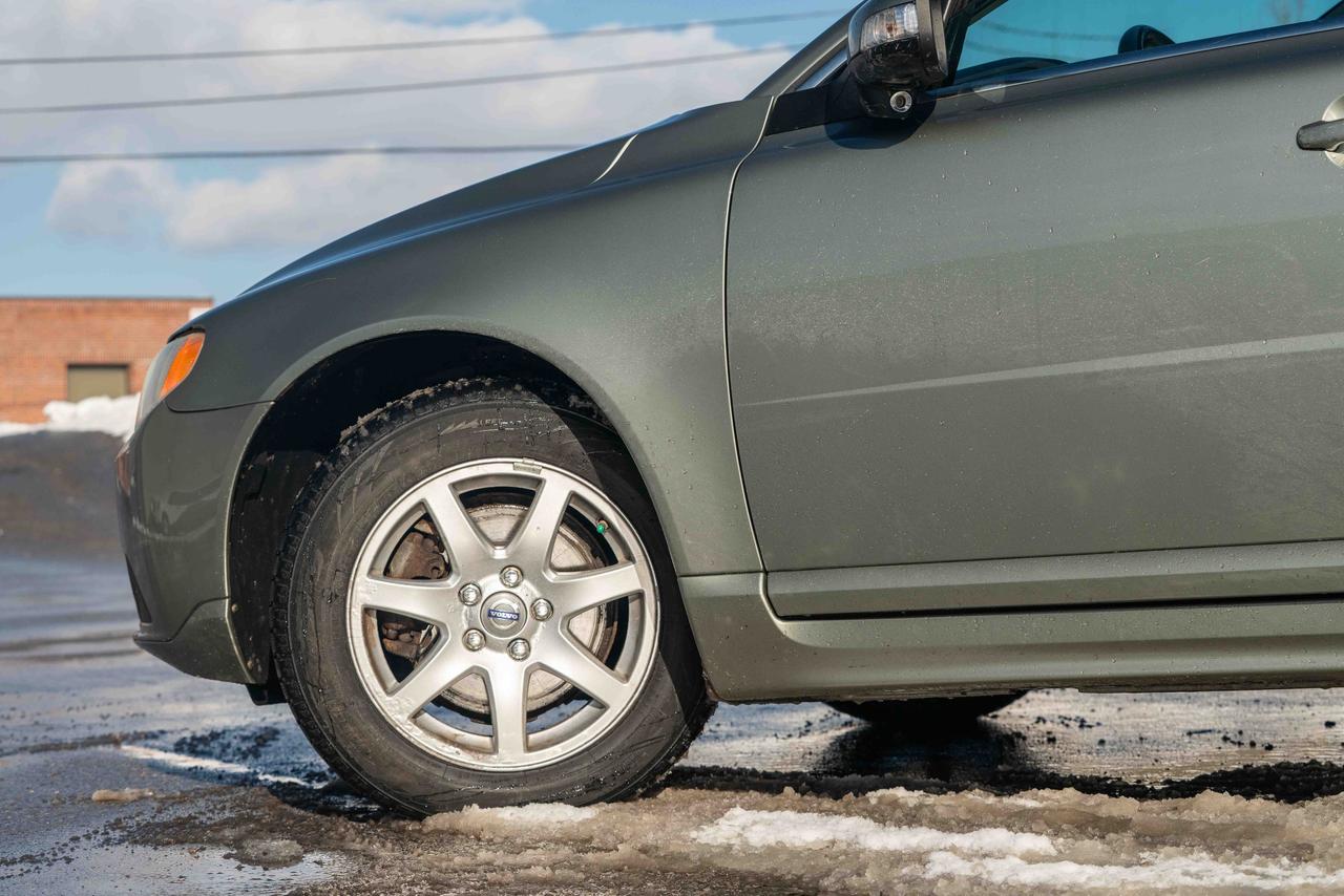 2008 Volvo V70 3.2L WAGON Photo