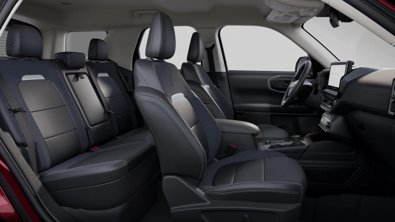 2025 Ford Bronco Sport Outer Banks 4X4 Photo