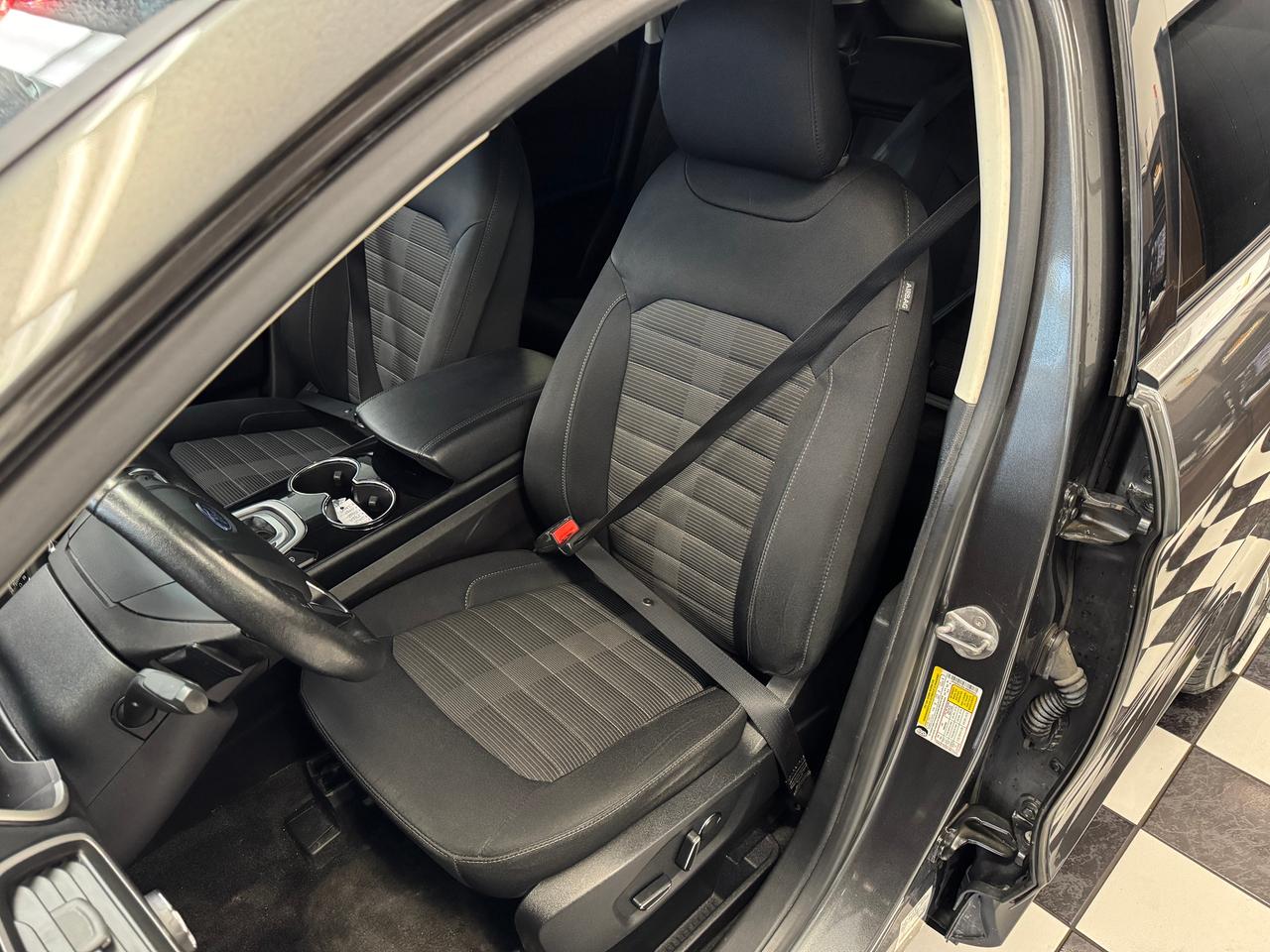 2018 Ford Edge SEL AWD+New Tires+Brakes+Camera+Heated Seats Photo