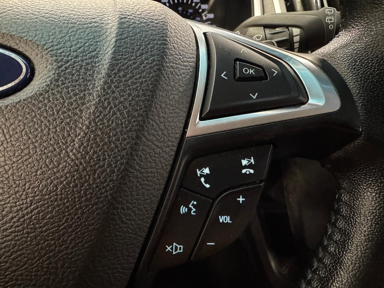 2018 Ford Edge SEL AWD+New Tires+Brakes+Camera+Heated Seats Photo