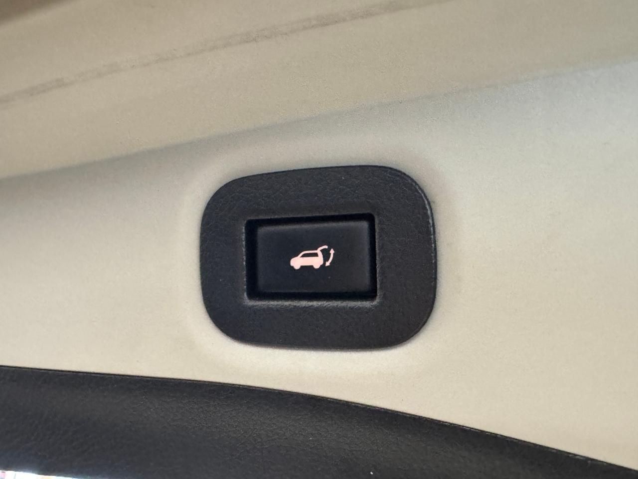 2017 Nissan Rogue AWD SV+New Tires+Brakes+Roof+PWR Gate+CLEAN CARFAX Photo1