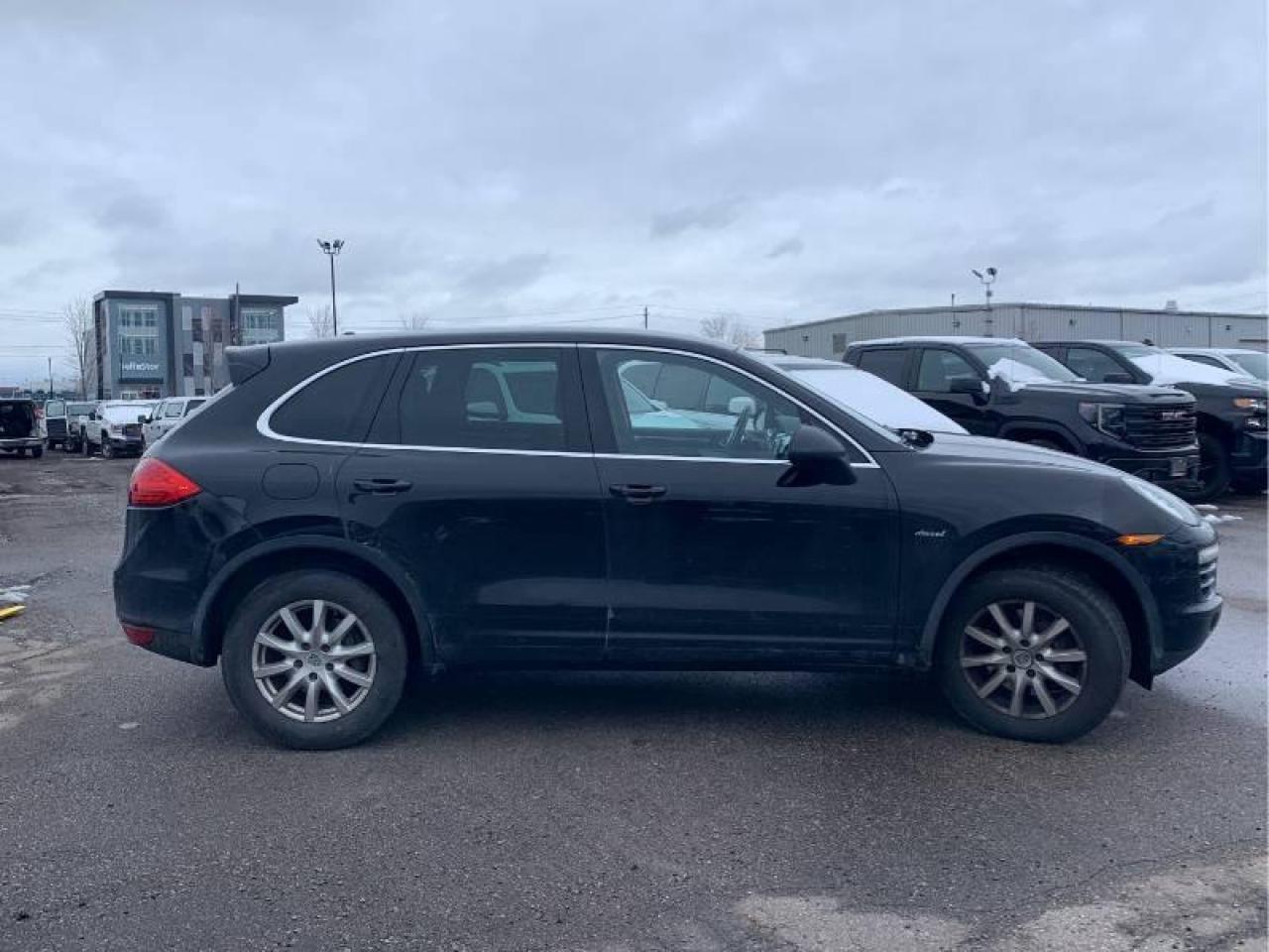 2013 Porsche Cayenne AWD 4DR DIESEL Photo3