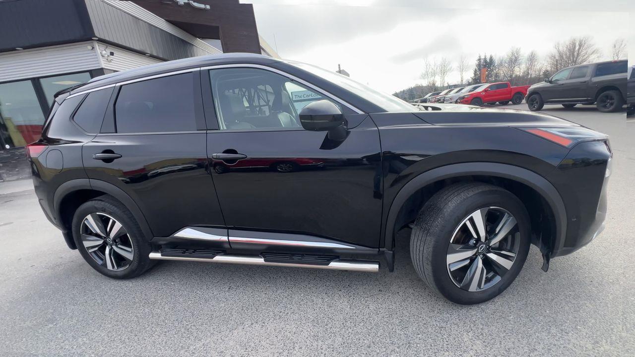 2022 Nissan Rogue Platinum AWD, MOONROOF, HEATED LEATHER SEATS, NAV, SIRIUS XM, POWER LIFTGATE, CRUISE CONTROL!! Photo