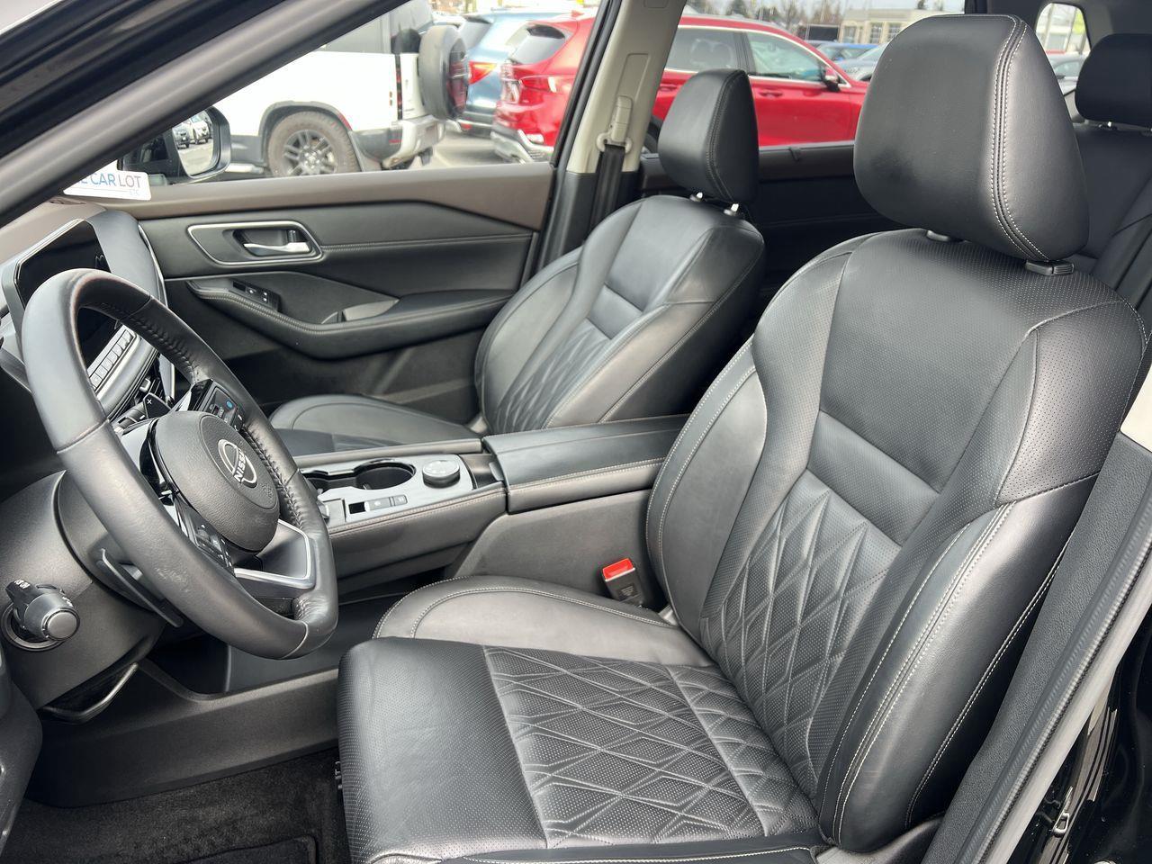 2022 Nissan Rogue Platinum AWD, MOONROOF, HEATED LEATHER SEATS, NAV, SIRIUS XM, POWER LIFTGATE, CRUISE CONTROL!! Photo