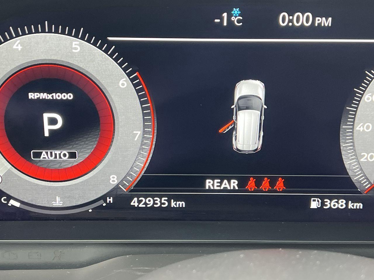 2022 Nissan Rogue Platinum AWD, MOONROOF, HEATED LEATHER SEATS, NAV, SIRIUS XM, POWER LIFTGATE, CRUISE CONTROL!! Photo