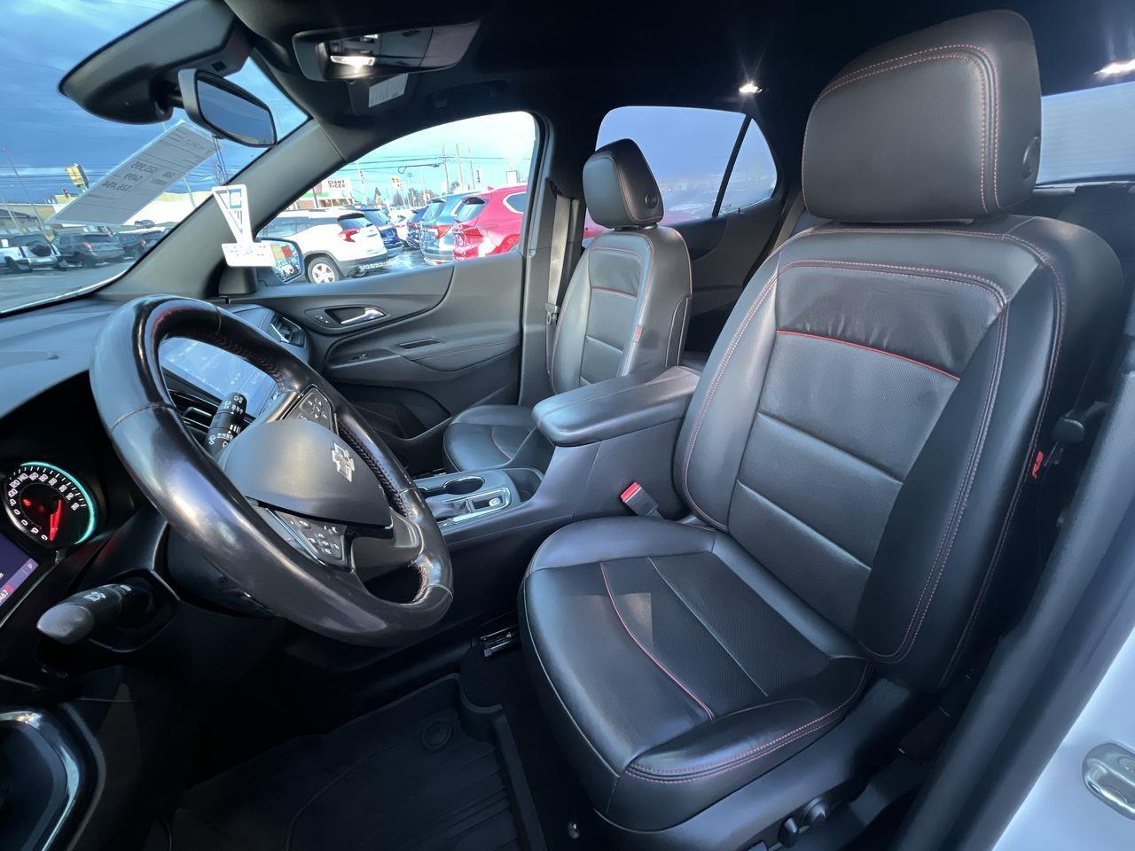 2022 Chevrolet Equinox AWD, MOONROOF, LEATHER SEATS, REMOTE START, POWER LIFTGATE, NAV!! Photo