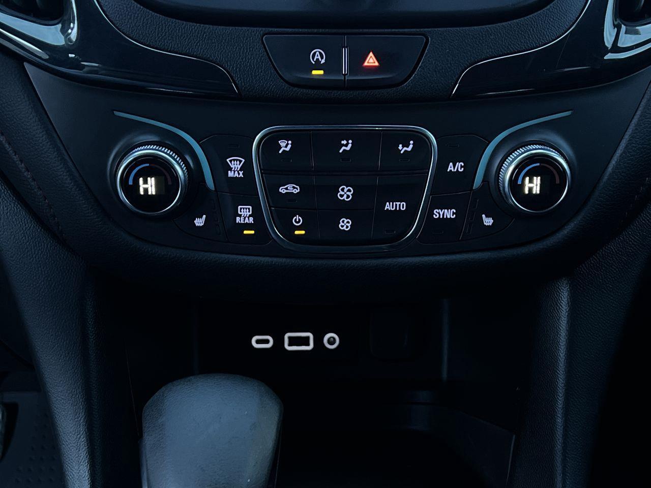 2022 Chevrolet Equinox AWD, MOONROOF, LEATHER SEATS, REMOTE START, POWER LIFTGATE, NAV!! Photo