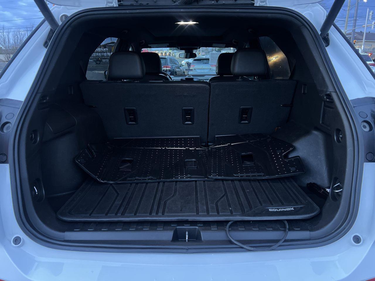 2022 Chevrolet Equinox AWD, MOONROOF, LEATHER SEATS, REMOTE START, POWER LIFTGATE, NAV!! Photo