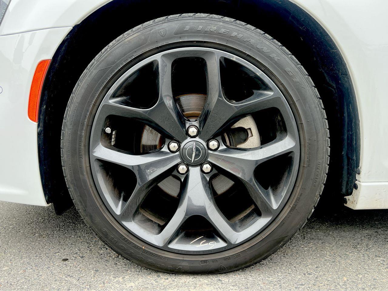 2023 Chrysler 300 Touring-L PREVIOUS DAILY RENTAL, MOONROOF, LEATHER HEATED SEATS, REMOTE START, NAV, CRUISE CONTROL!! Photo