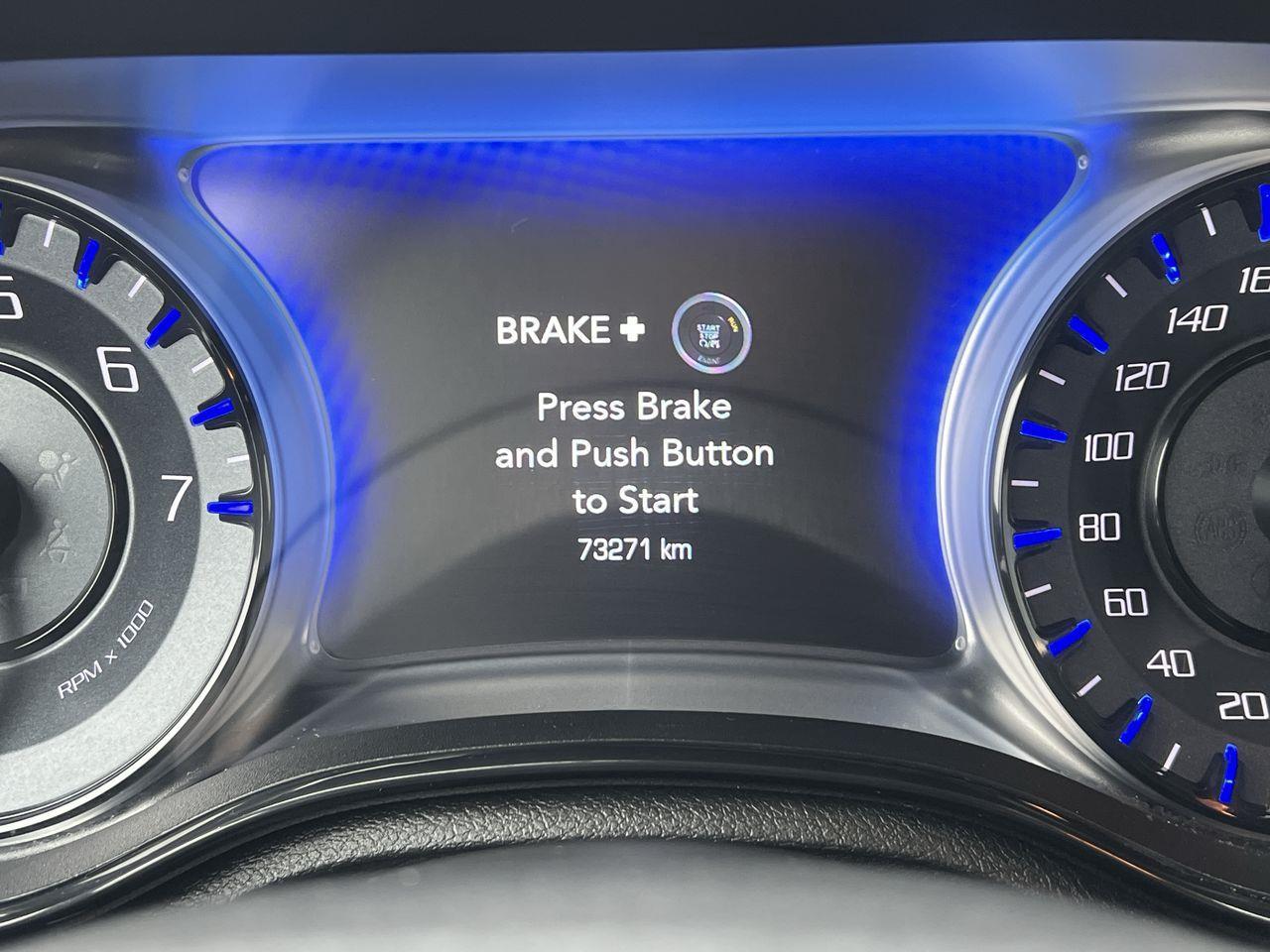 2023 Chrysler 300 Touring-L PREVIOUS DAILY RENTAL, MOONROOF, LEATHER HEATED SEATS, REMOTE START, NAV, CRUISE CONTROL!! Photo