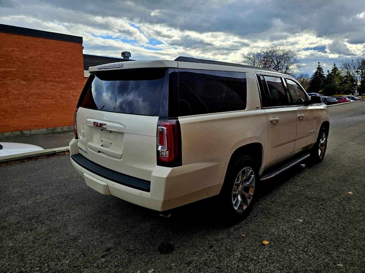 2015 GMC Yukon XL 4WD 4dr SLT Photo4