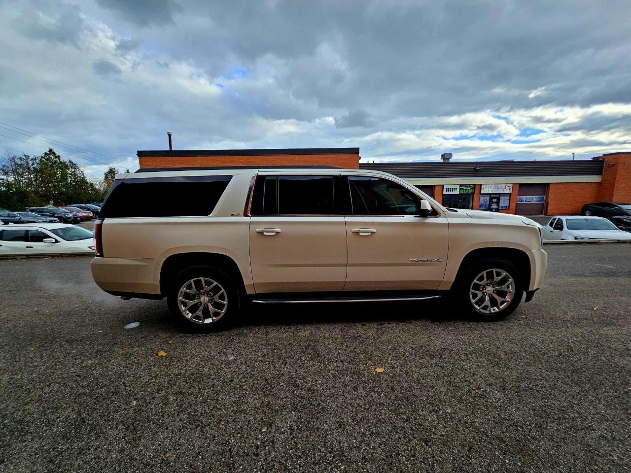 2015 GMC Yukon XL 4WD 4dr SLT Photo3