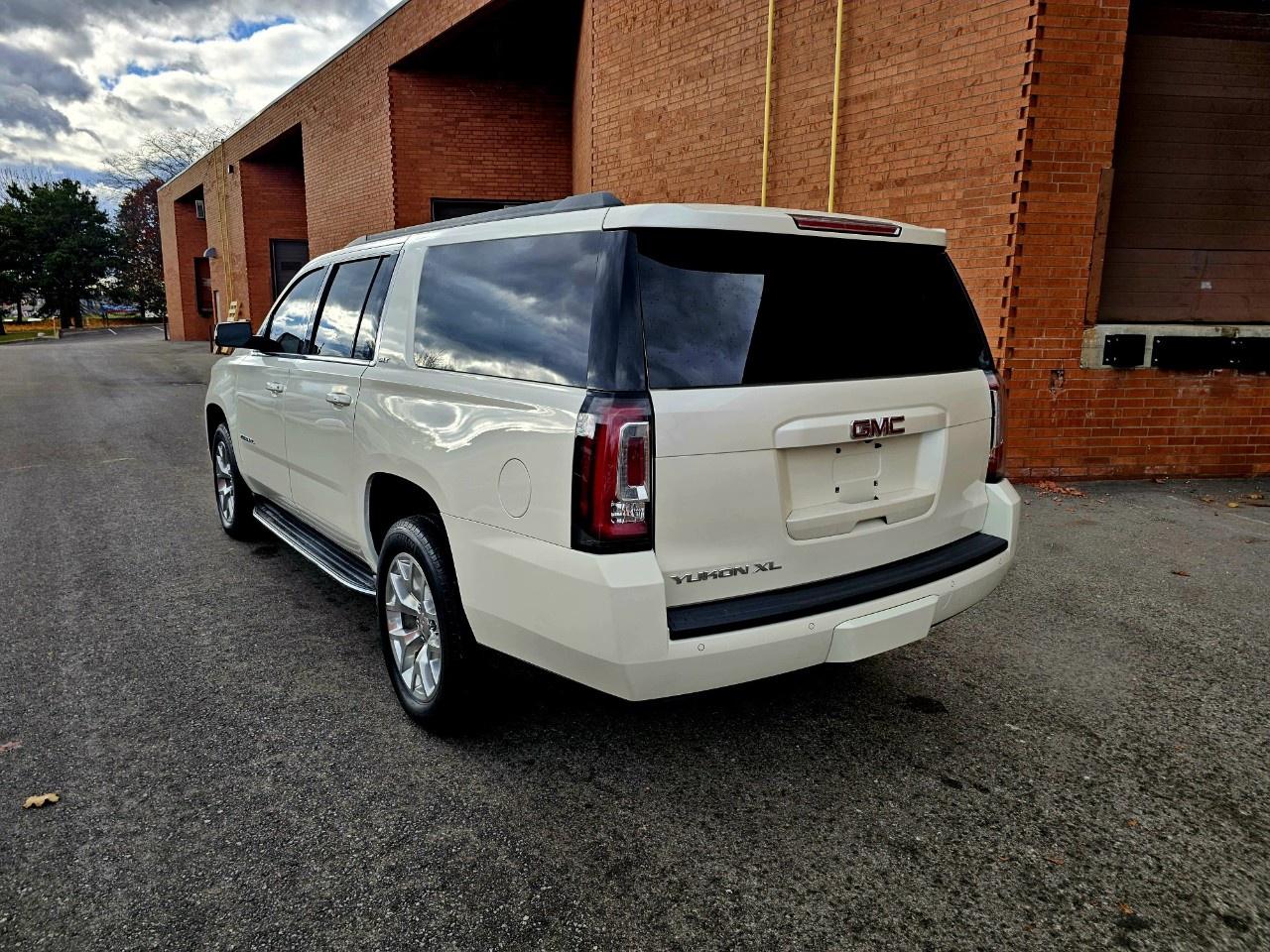 2015 GMC Yukon XL 4WD 4dr SLT Photo