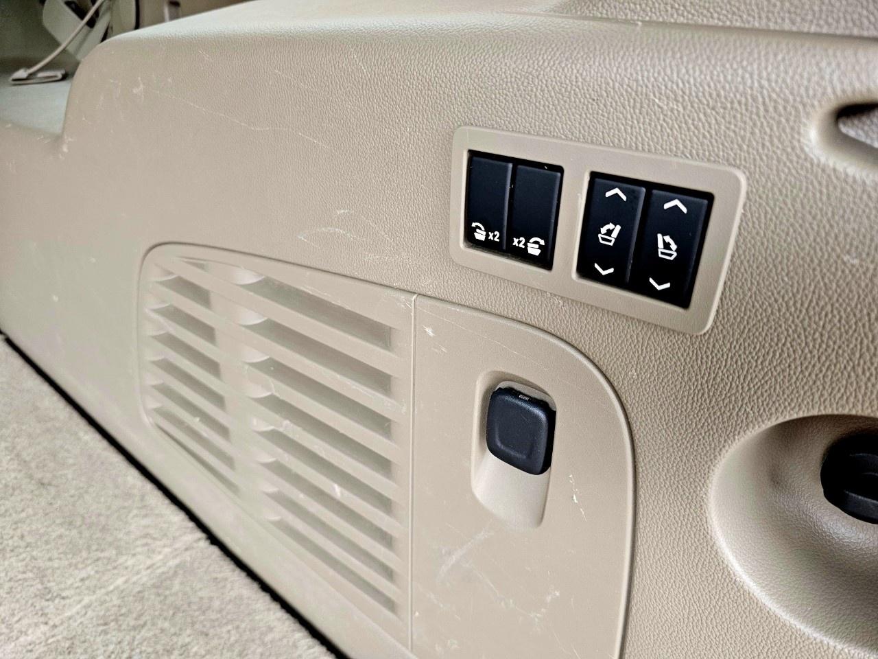 2015 GMC Yukon XL 4WD 4dr SLT Photo