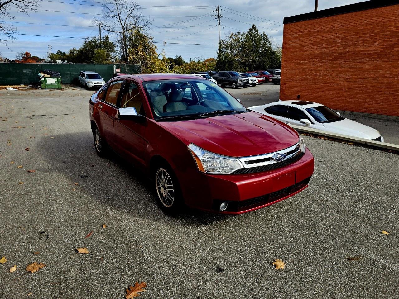 2011 Ford Focus 4DR SDN SE Photo2
