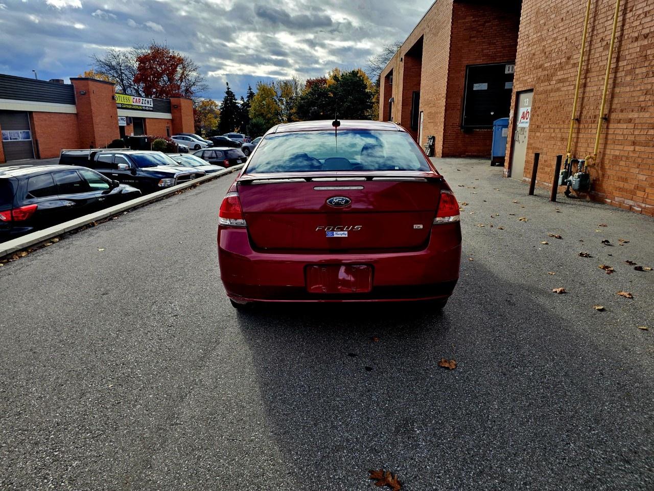 2011 Ford Focus 4DR SDN SE - Photo #6
