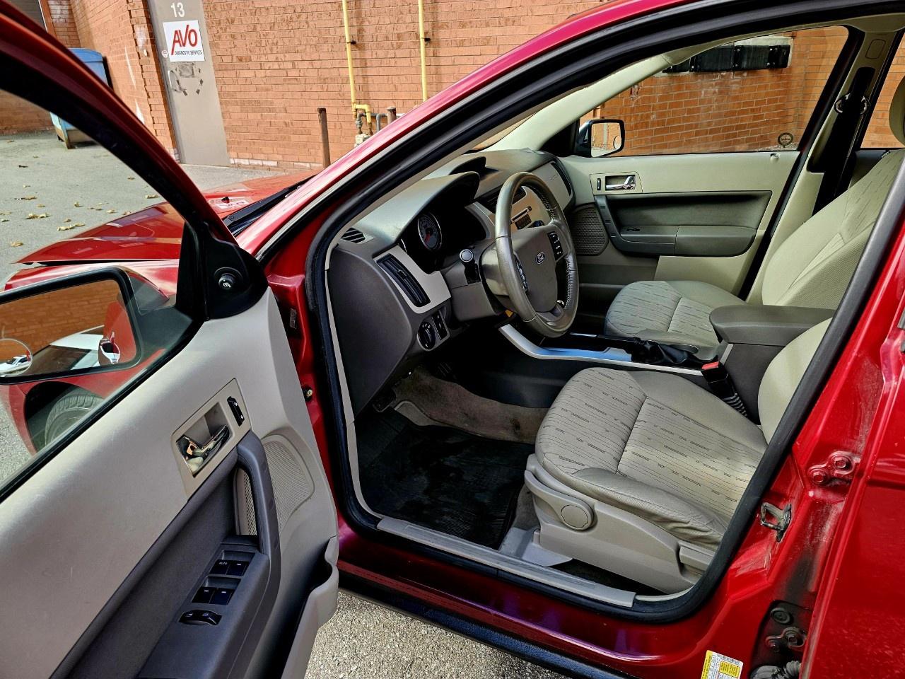 2011 Ford Focus 4DR SDN SE - Photo #10