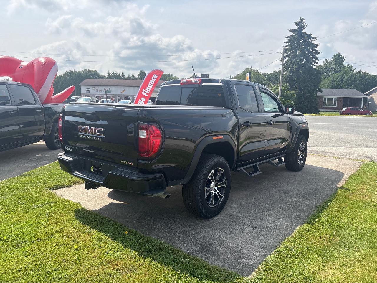 2024 GMC Canyon LOW KMS | AT4 | GREAT LOOKING TRUCK Photo3