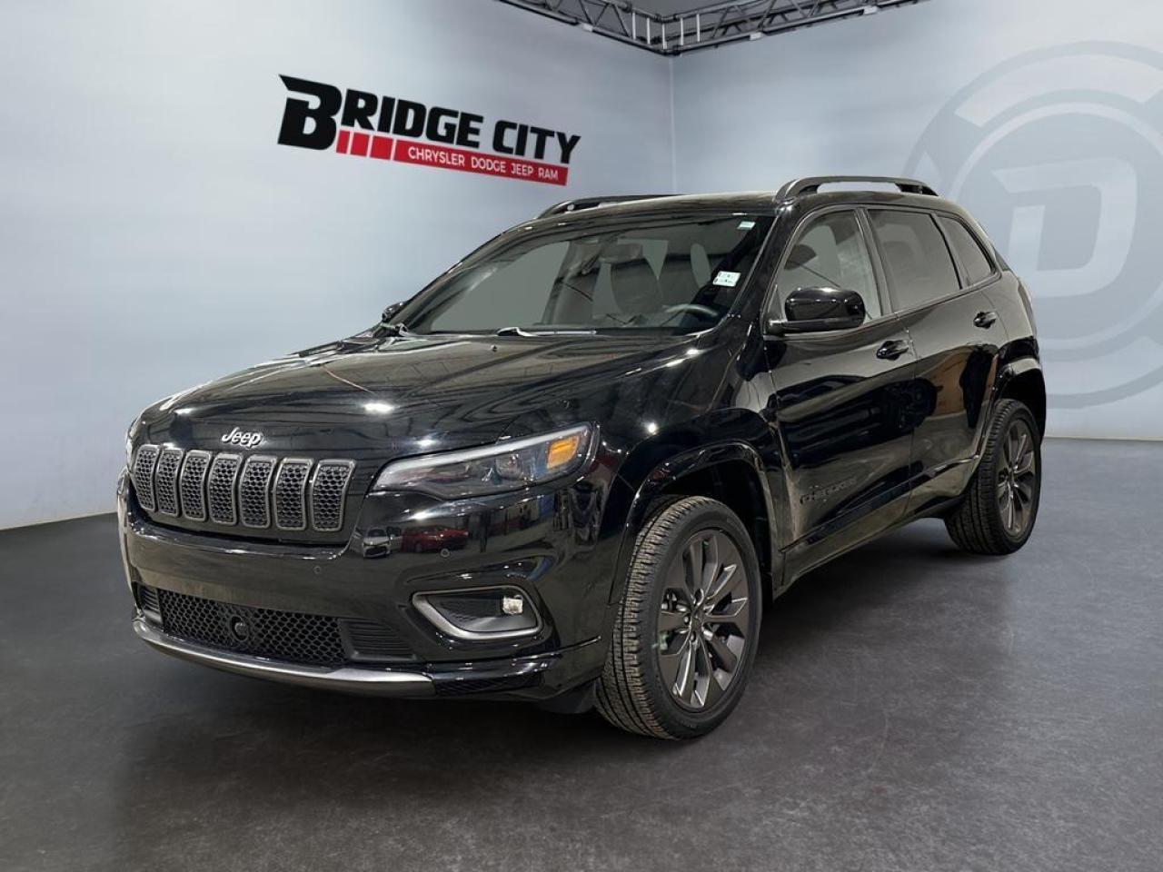 Used 2021 Jeep Cherokee Limited 3.2L V6 - High Altitude Pkg - Panoramic Sunroof - Alpine Sound - Leather - Power Liftgate - Remote Start - 4X4 for sale in Lethbridge, AB