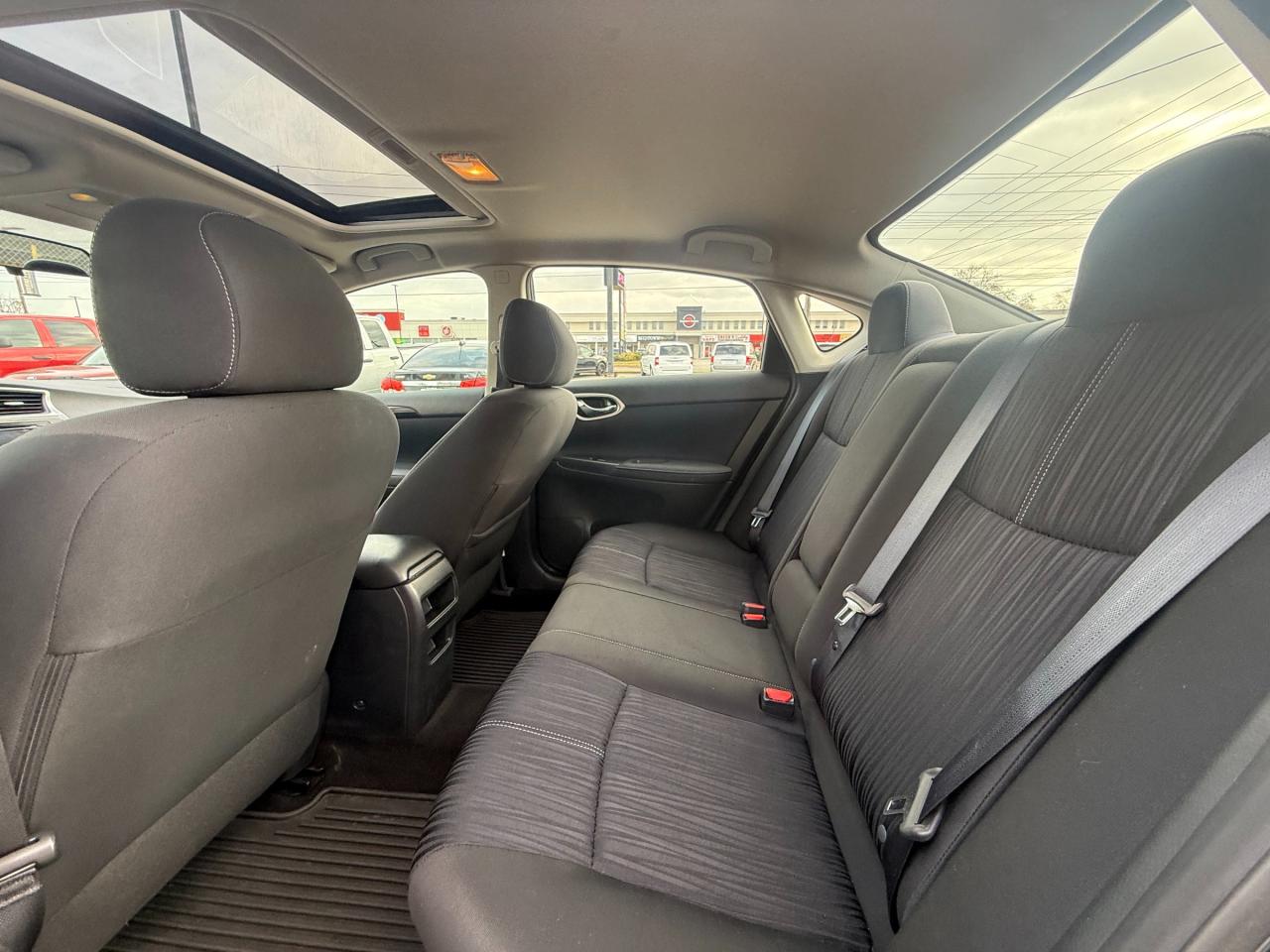 2017 Nissan Sentra 1.8 SV Photo