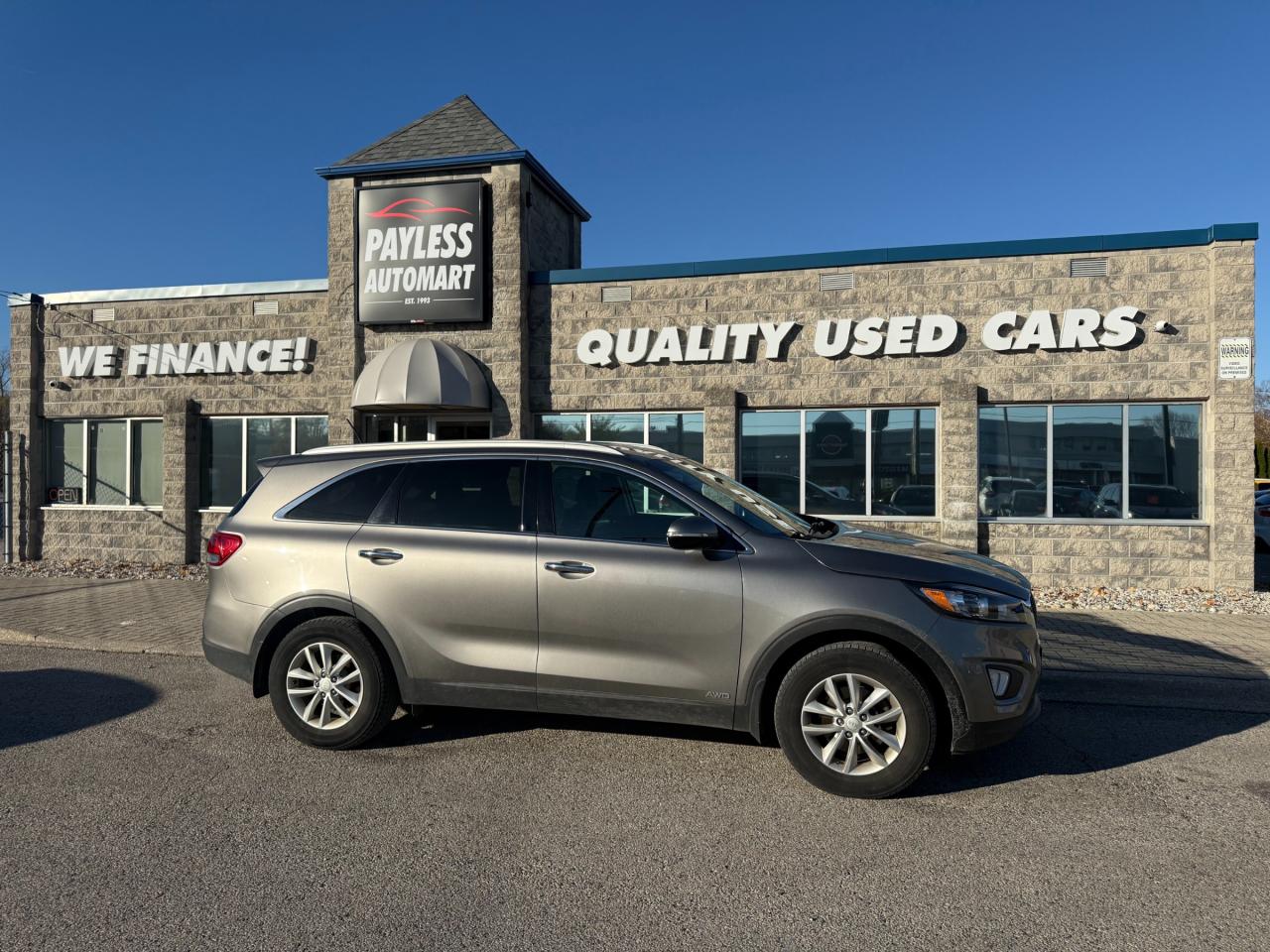 Used 2017 Kia Sorento 2.4L LX for sale in Sarnia, ON