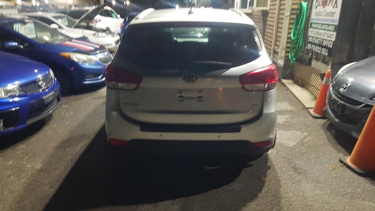 2014 Kia Rondo LX - Photo #5